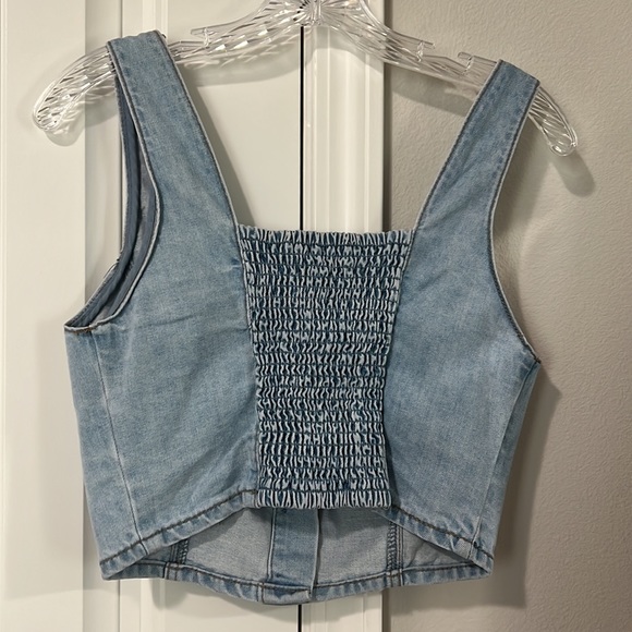 NEW Forever 21 Light Denim Crop Top, size medium - Picture 3 of 3